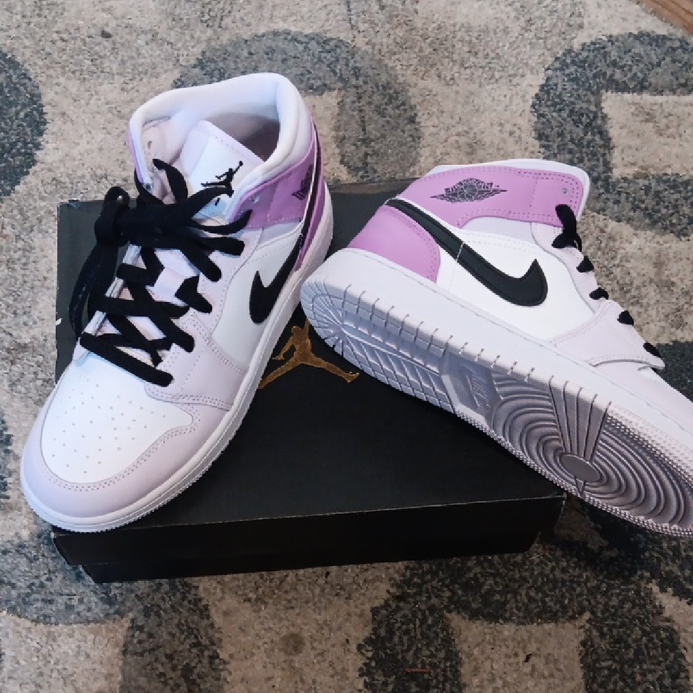 Nike White and Purple Sneakers Gradient Design Barely grape Jordans